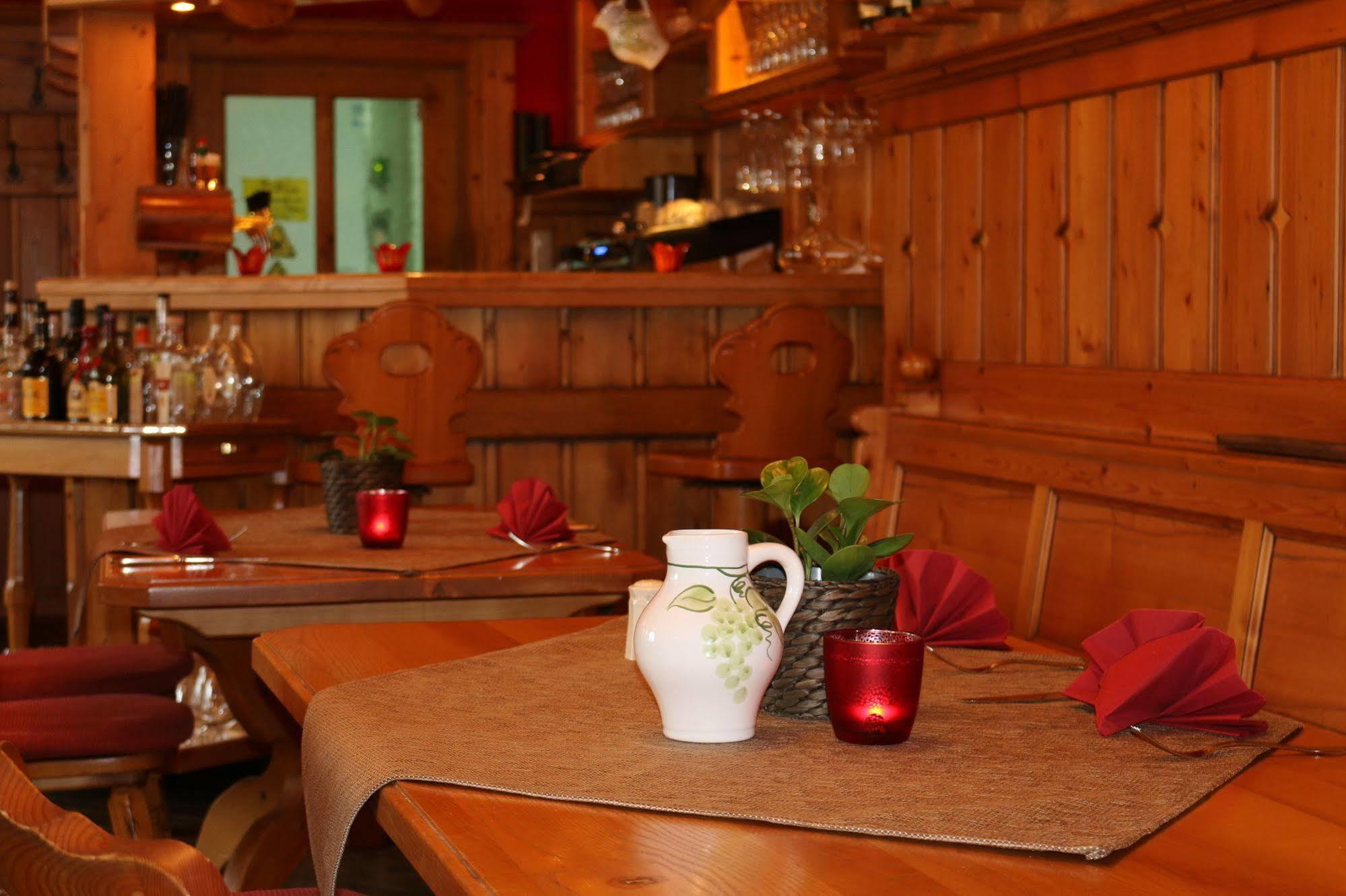 Hotel Spanischer Hof Gröditz Extérieur photo