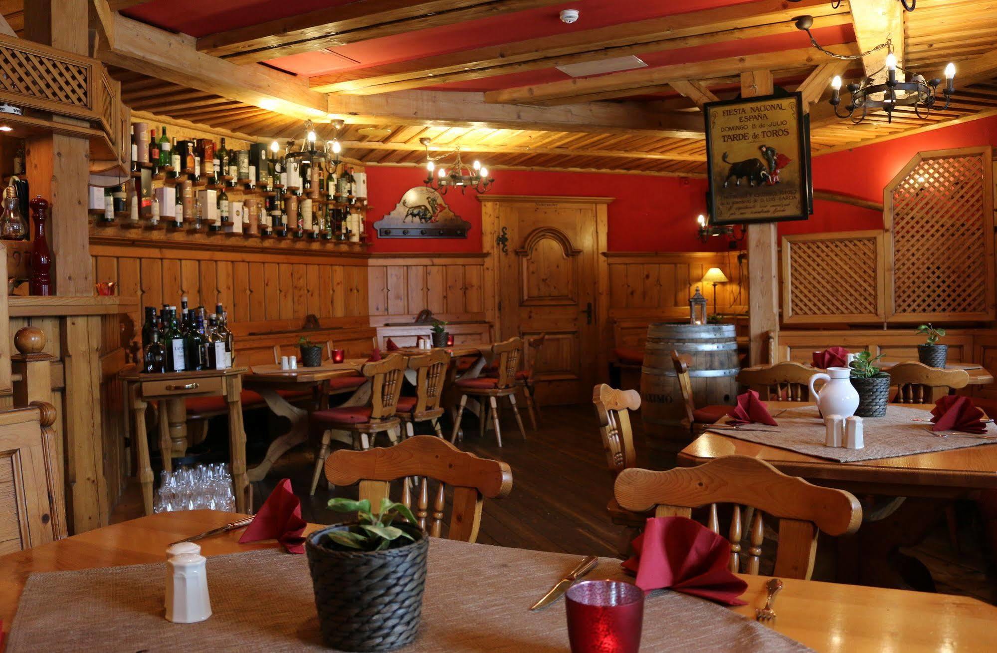 Hotel Spanischer Hof Gröditz Extérieur photo