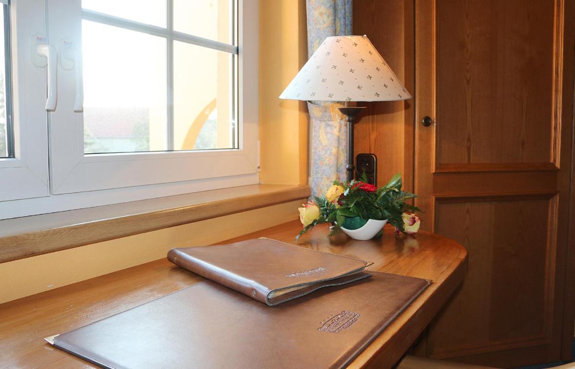 Hotel Spanischer Hof Gröditz Extérieur photo