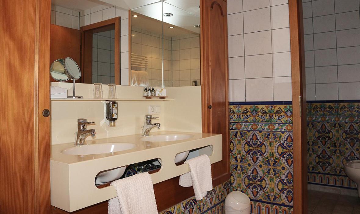 Hotel Spanischer Hof Gröditz Extérieur photo