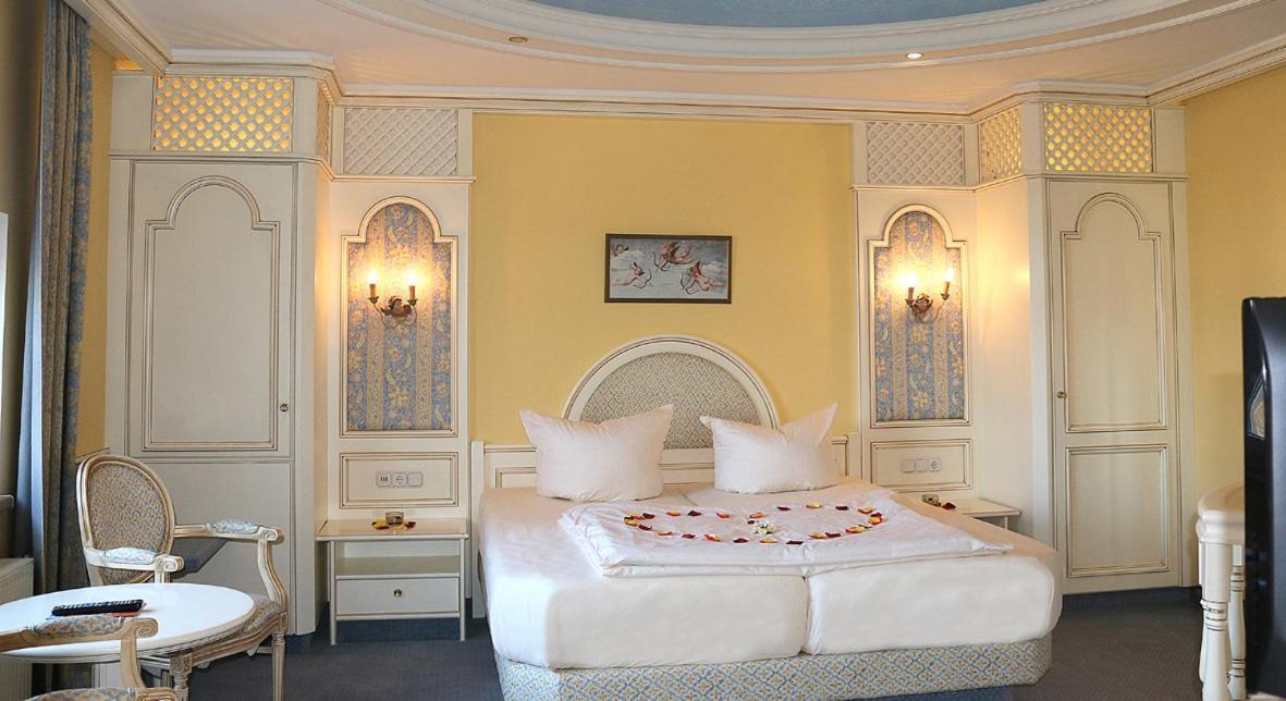 Hotel Spanischer Hof Gröditz Extérieur photo