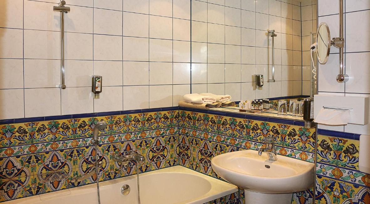 Hotel Spanischer Hof Gröditz Extérieur photo