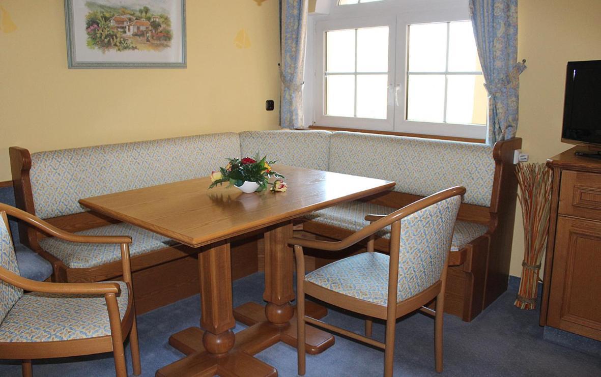 Hotel Spanischer Hof Gröditz Extérieur photo