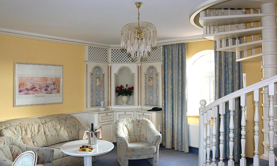 Hotel Spanischer Hof Gröditz Extérieur photo