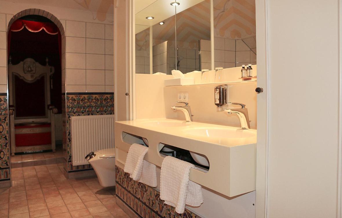 Hotel Spanischer Hof Gröditz Extérieur photo